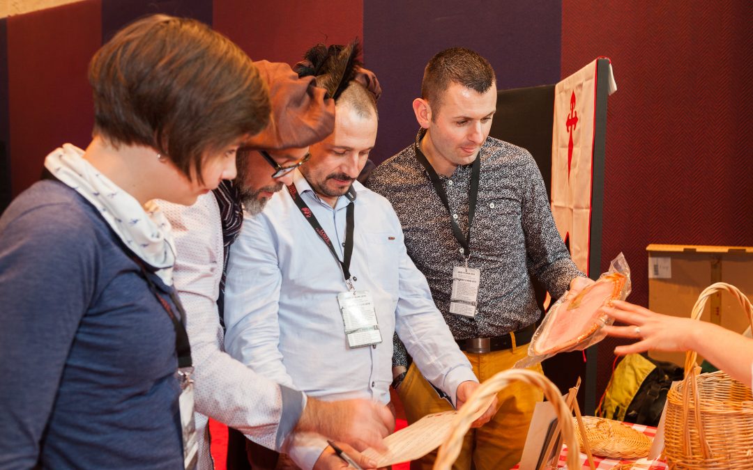 Custom change awareness games for companies